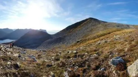 Waterfront Senja アパート