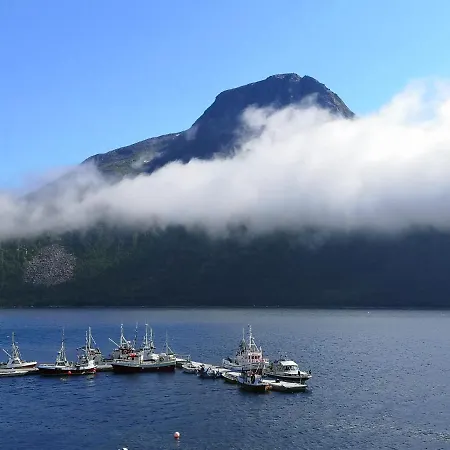 Waterfront Senja Torsken